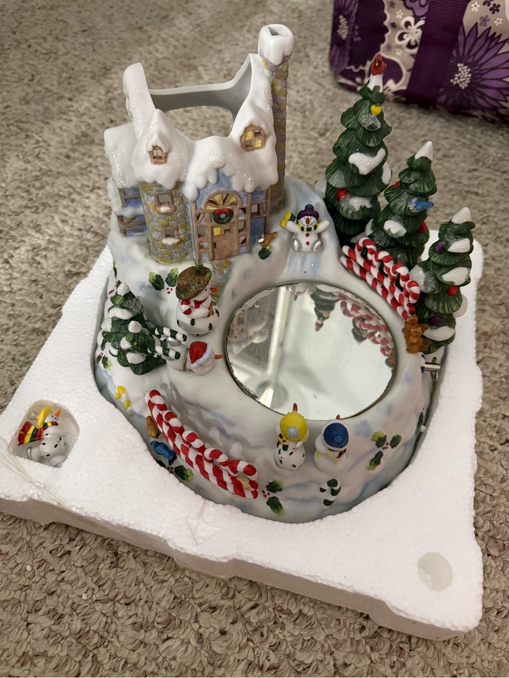SNOWBELL CANDLE HOLDER
